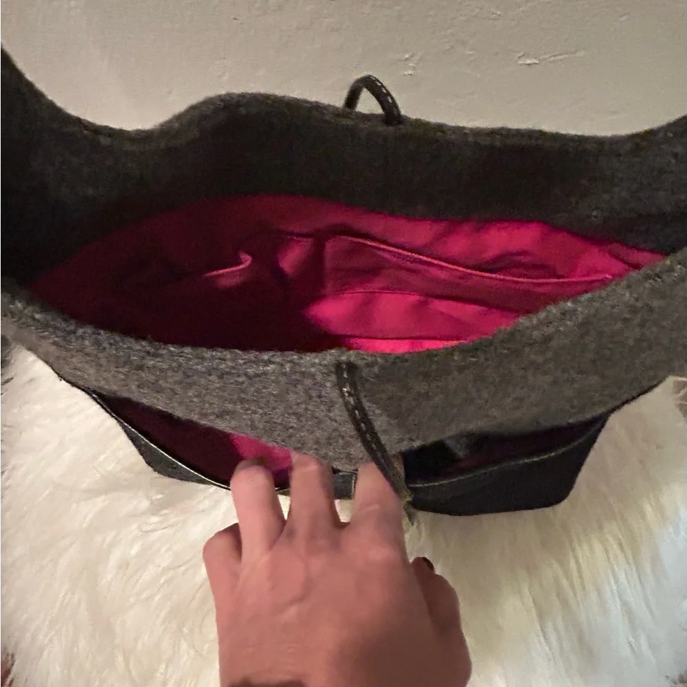 Kate Spade Gray and Black Hobo Bag Excellent Condition With COA